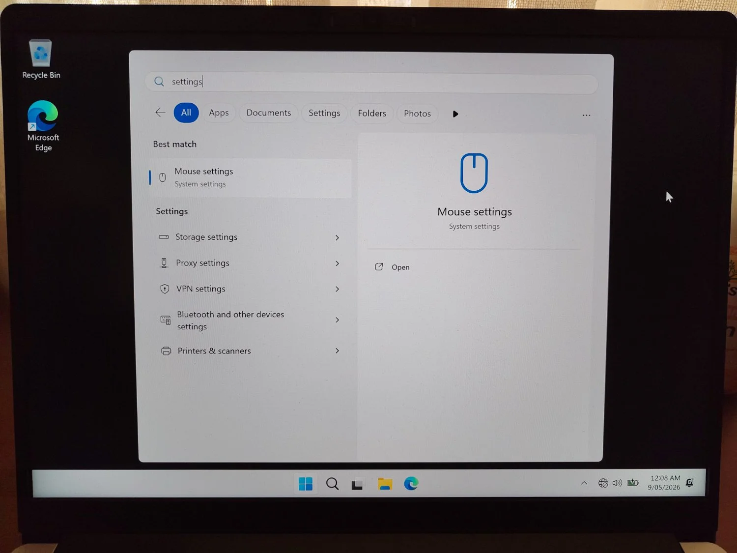 Windows 11 start menu. The search term is "settings". The too result is "Mouse Settings". The "Settings" app is not present.