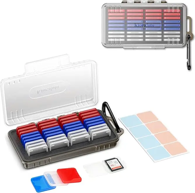 picture of a set including small cases for SD-cards and a larger case with foam slots to keep the cards in