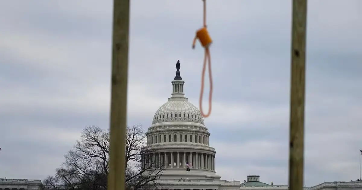 Picture of gallows outside white house Jan 6 2021