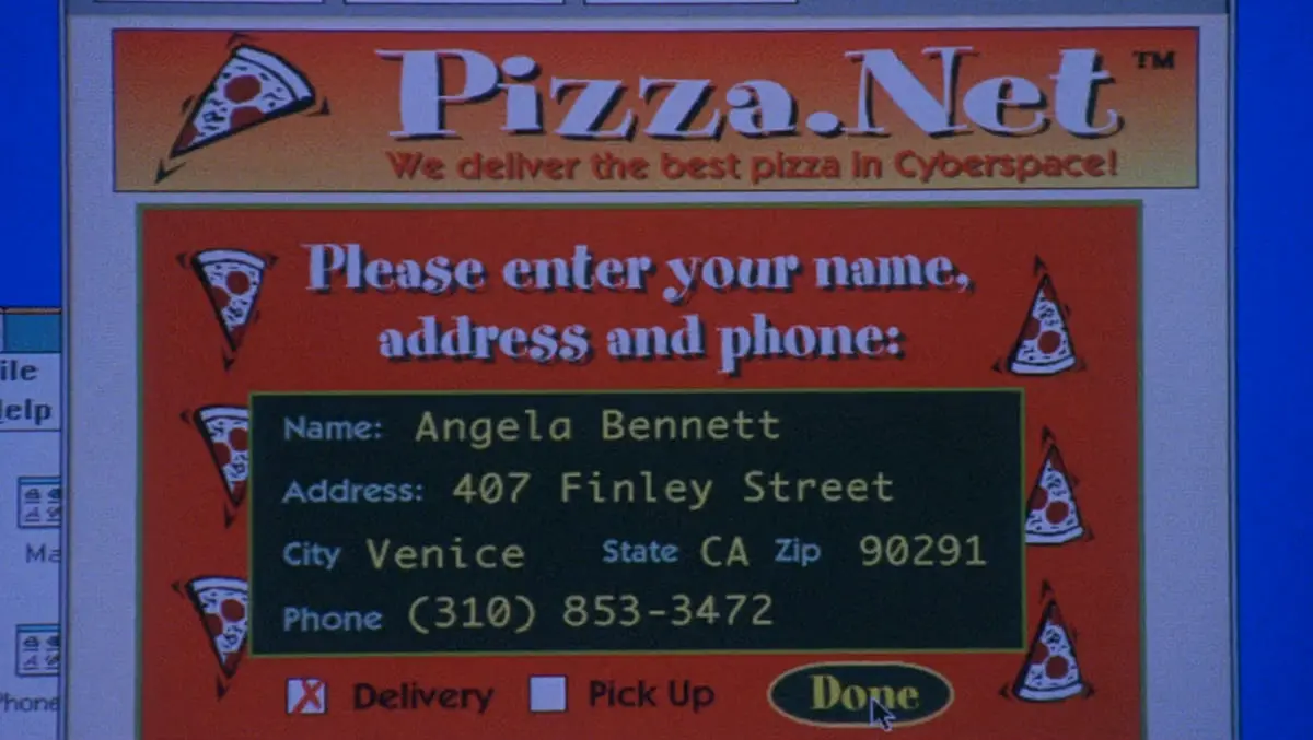 pizza.net from the movie the net showing angela bennet ordering a pizza online in 1995